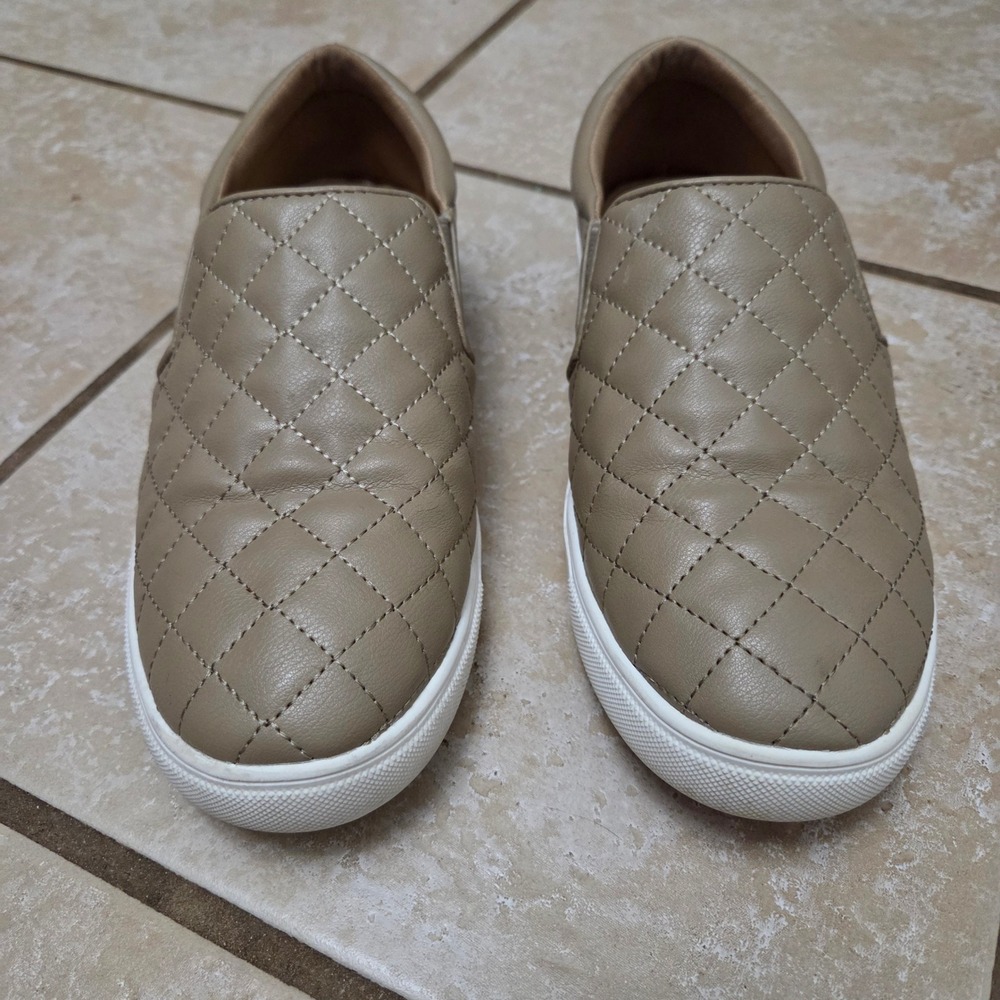 STQ Quilted Slip On Sneakers Tan Faux Leather Women's Size 8 Casual Comfort